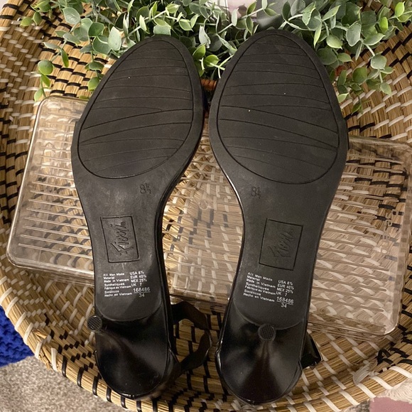 Women’s Black Scalloped Strappy Heels, Size 8.5, NWOT, never worn.  No defects - Picture 8 of 11